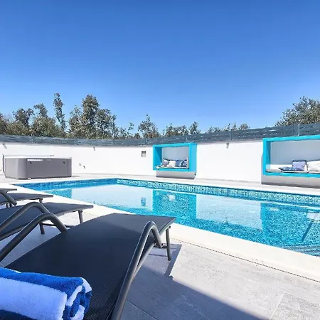 Dom wakacyjny Mit Privatpool Fuer 5 Personen Ca 100 Qm In Pula, Istrien Istrische Riviera *