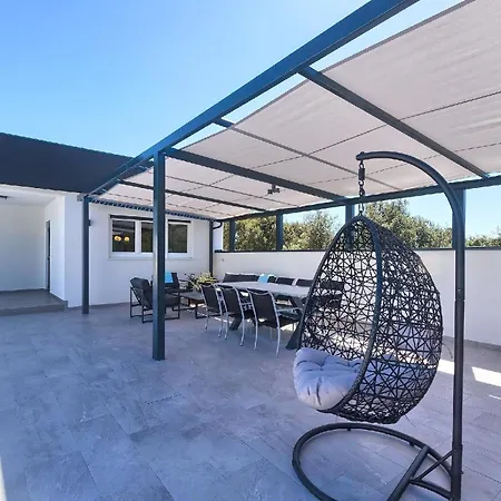 Holiday home Mit Privatpool Fuer 5 Personen Ca 100 Qm In Pula, Istrien Istrische Riviera