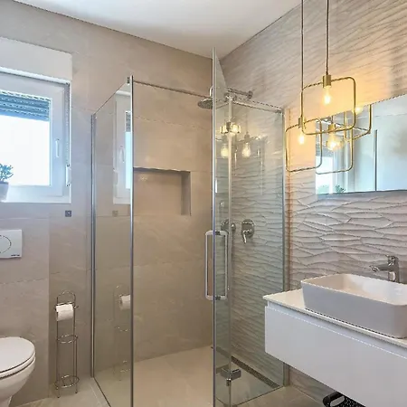 Mit Privatpool Fuer 5 Personen Ca 100 Qm In Pula, Istrien Istrische Riviera *
