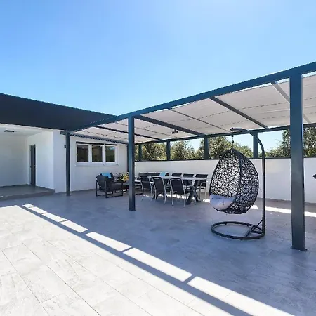 Mit Privatpool Fuer 5 Personen Ca 100 Qm In Pula, Istrien Istrische Riviera Pula