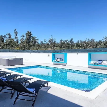Mit Privatpool Fuer 5 Personen Ca 100 Qm In Pula, Istrien Istrische Riviera Holiday home Pula